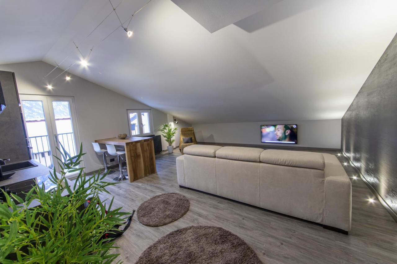 Panoramic Penthouse In The Historical Center Apartamento Domodossola Exterior foto