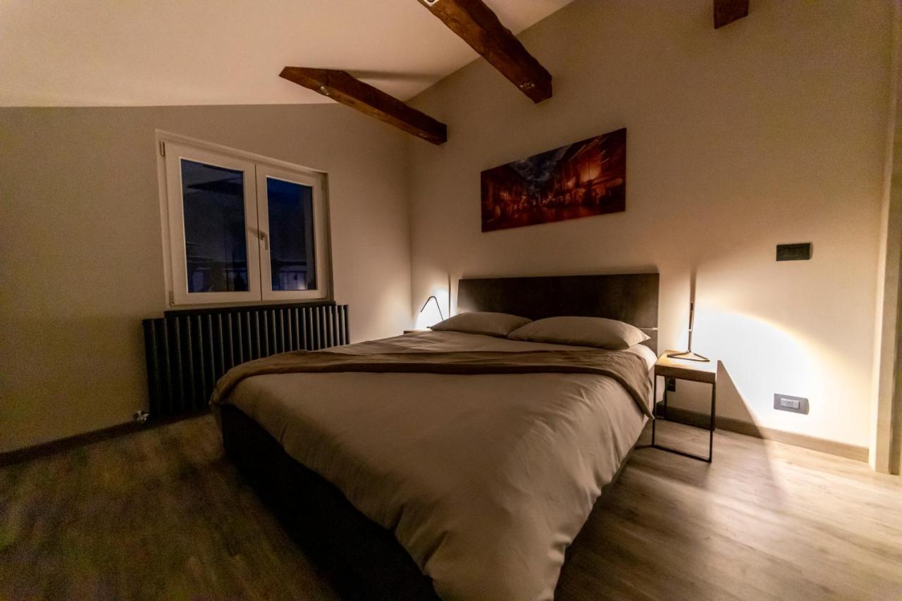 Panoramic Penthouse In The Historical Center Apartamento Domodossola Exterior foto