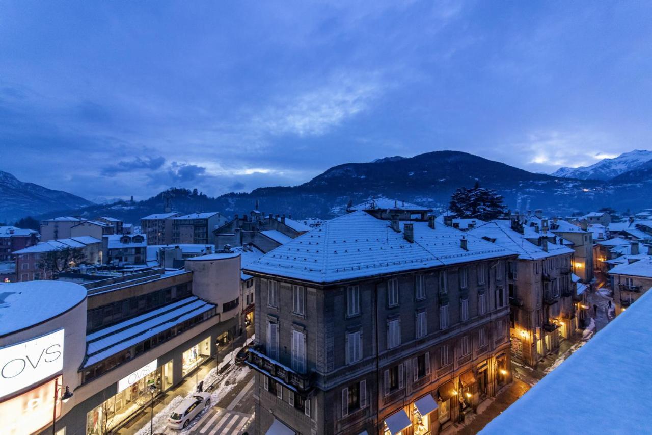 Panoramic Penthouse In The Historical Center Apartamento Domodossola Exterior foto